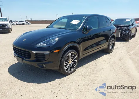 2016 Porsche Cayenne z USA, uszkodzony, nr VIN WP1AA2A27GLA01974